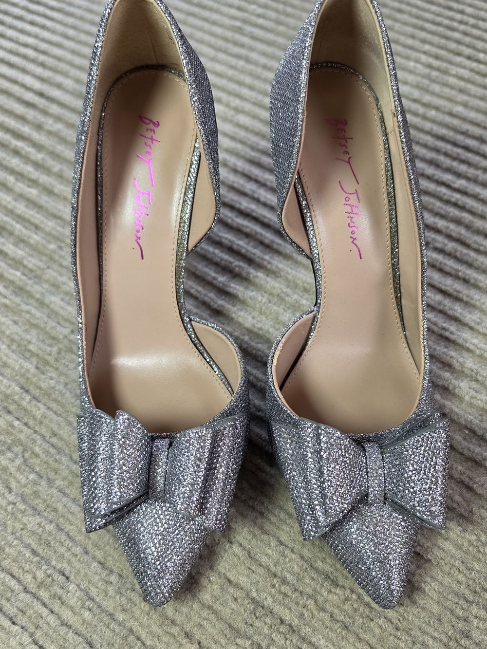 Betsey Johnson Prince D'Orsay Pump Silver glitter women’s 9m bow detail
